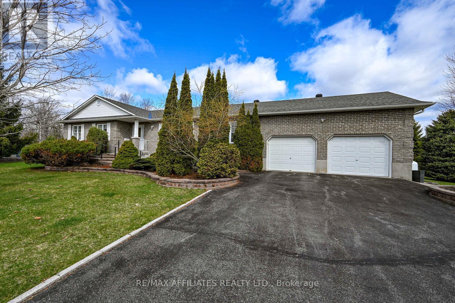 10 Tudor Circle, Rideau Lakes, Ontario  K0G 1L0 - Photo 46 - X12100360