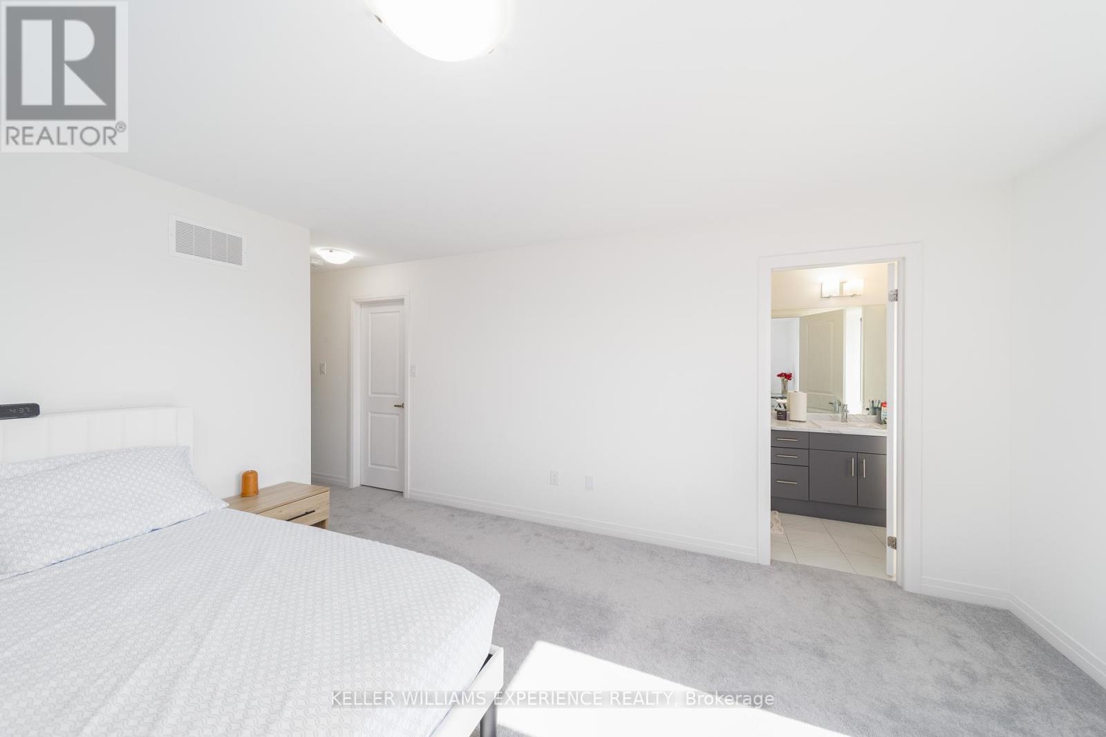 55 Kirkwood Way, Barrie, Ontario  L9J 0K7 - Photo 14 - S12125603