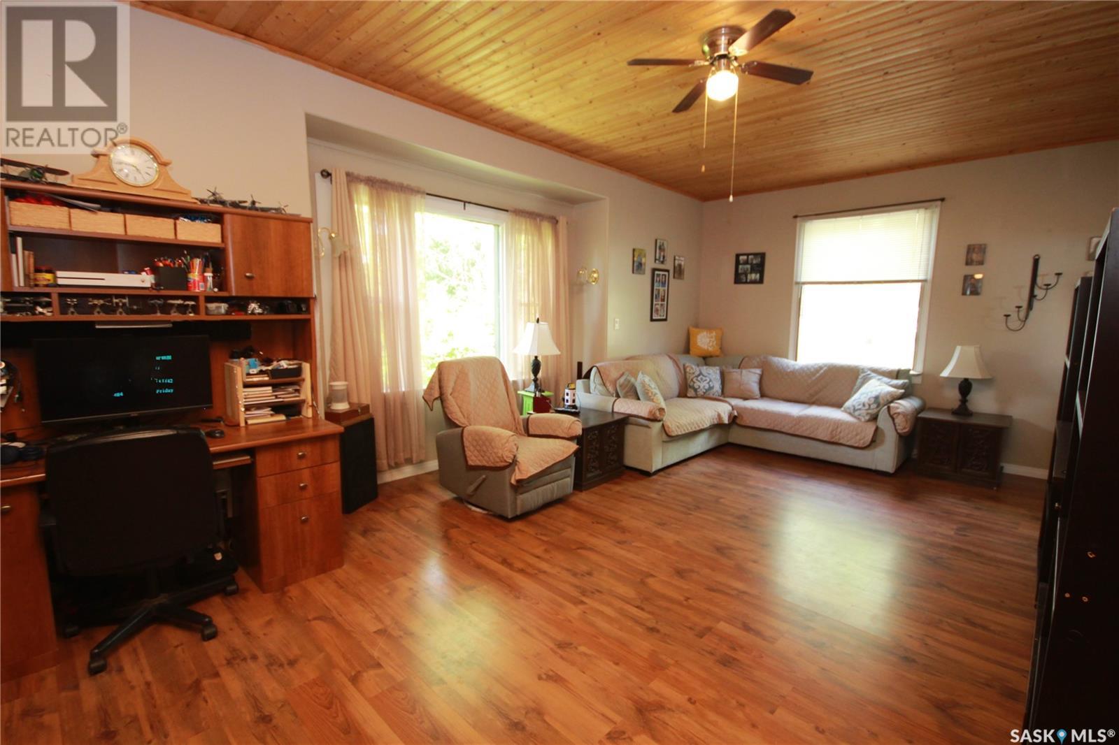 407 2nd Street E, Wilkie, Saskatchewan  S0K 4W0 - Photo 15 - SK973307
