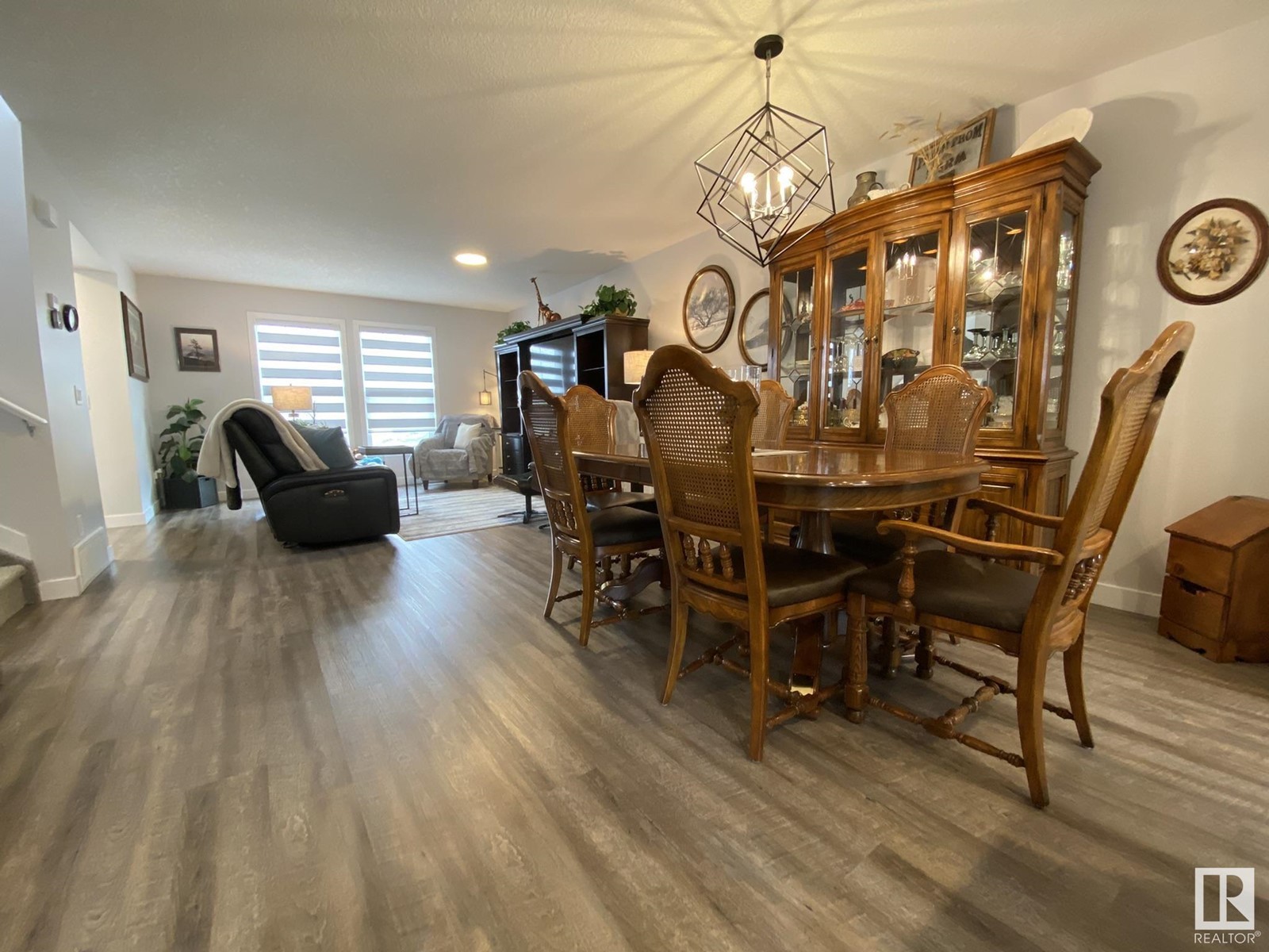 Property at 6 STURTZ HO image 5