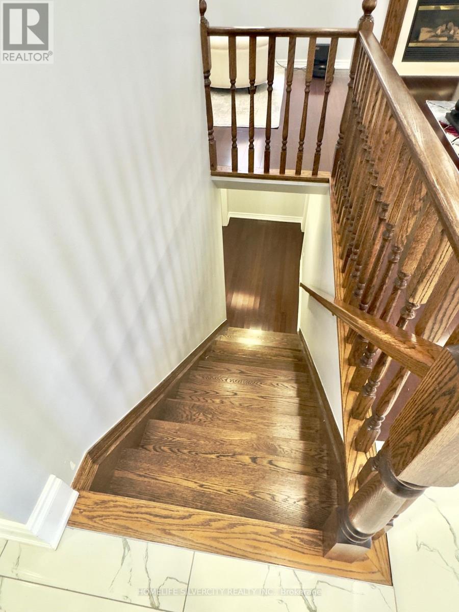12 Larkdale Terrace, Brampton, Ontario  L6R 1W5 - Photo 15 - W12125563