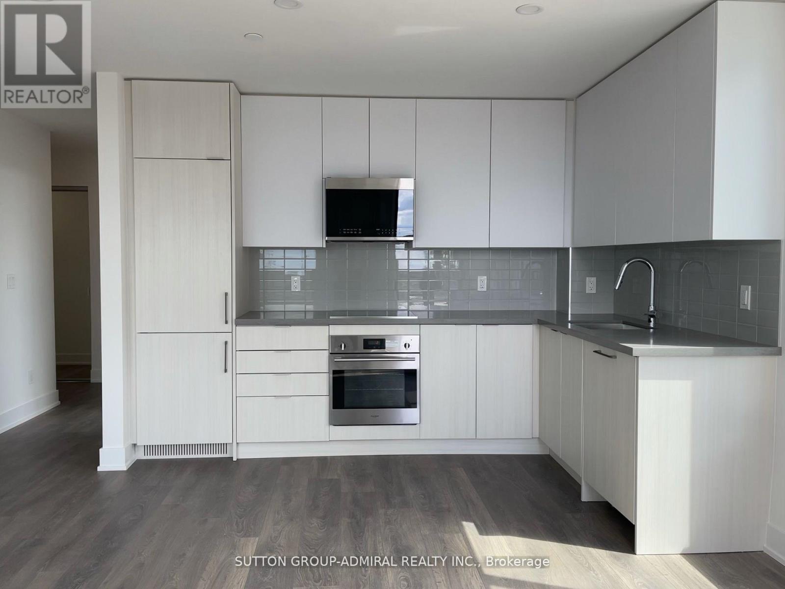604 - 297 Oak Walk Drive, Oakville, Ontario  L6H 3R6 - Photo 4 - W12125569