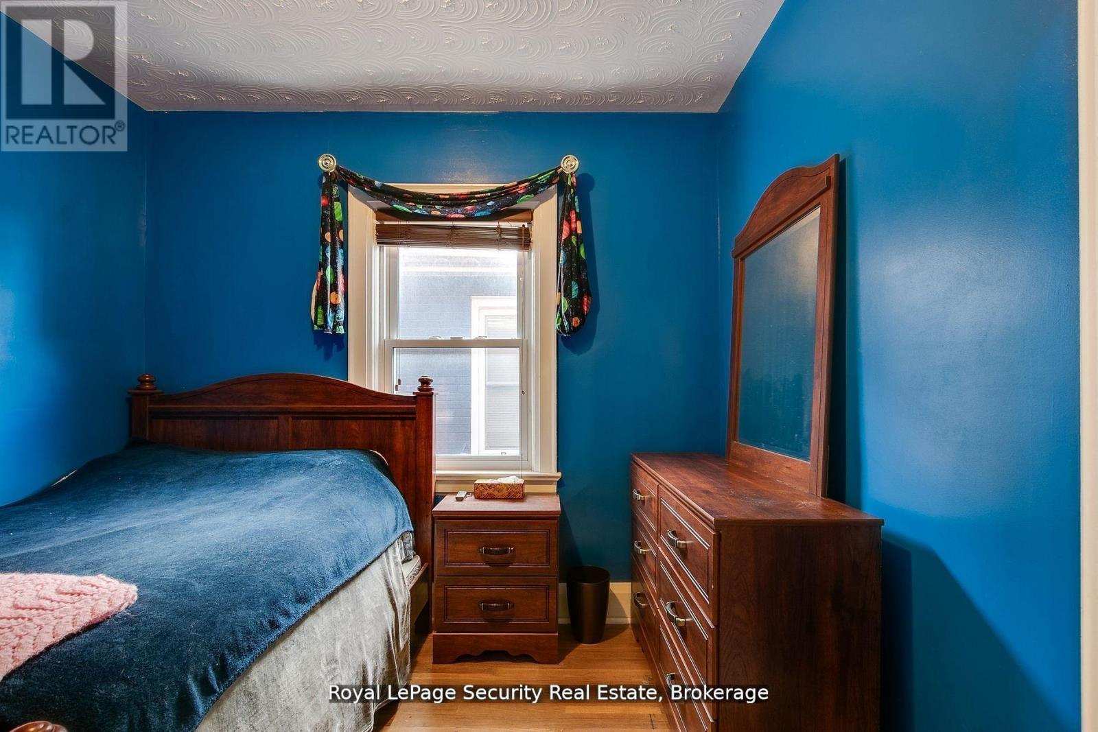 94 Fairbank Avenue, Toronto, Ontario  M6E 3Y7 - Photo 21 - W12125573