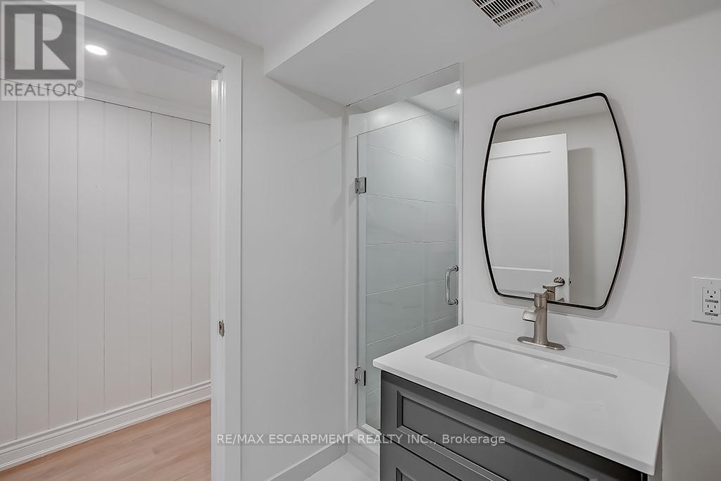 2063 Glenforest Crescent, Oakville, Ontario  L6J 2G5 - Photo 28 - W12125592
