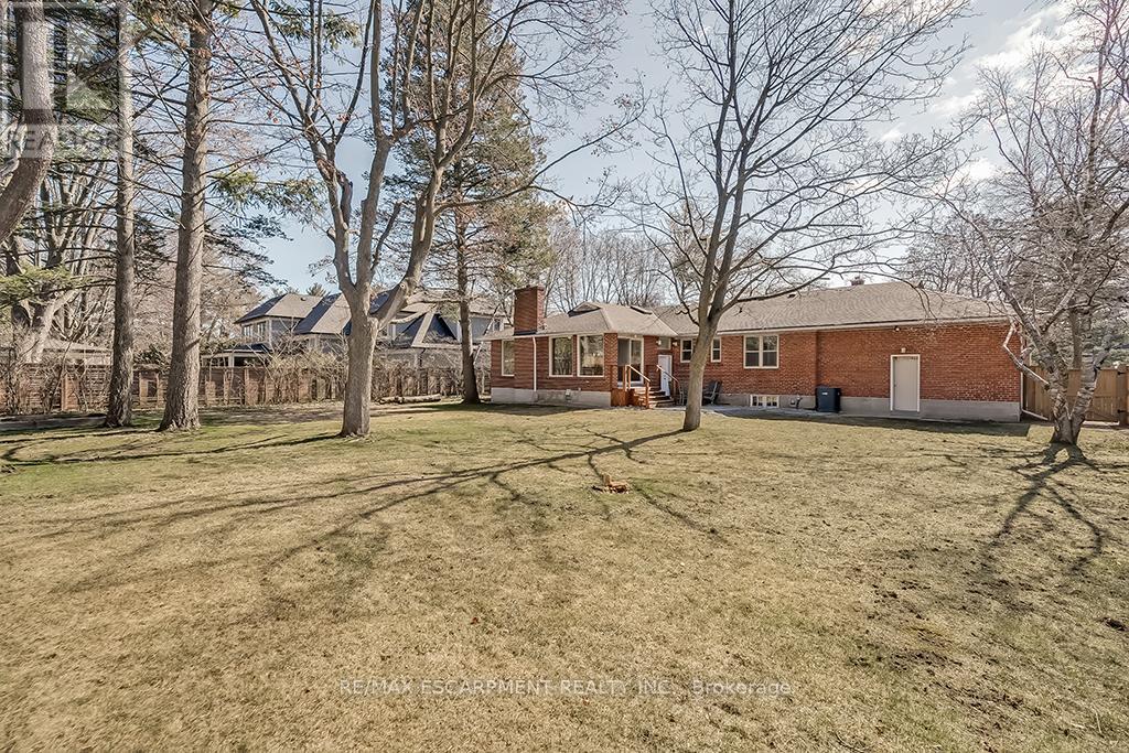 2063 Glenforest Crescent, Oakville, Ontario  L6J 2G5 - Photo 34 - W12125592