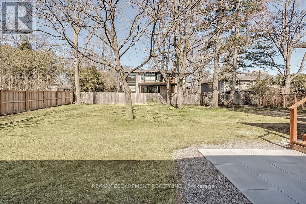 2063 Glenforest Crescent, Oakville, Ontario  L6J 2G5 - Photo 37 - W12125592