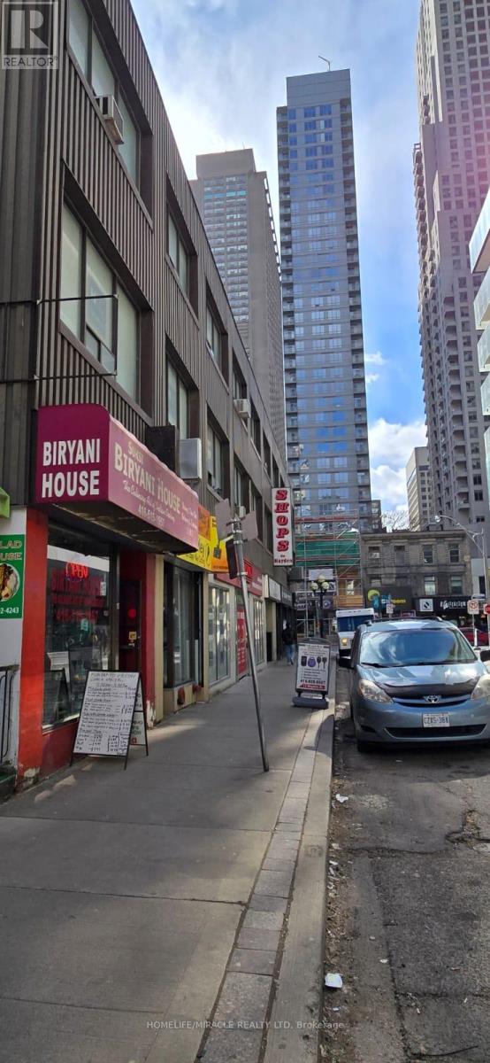 15 Hayden Street, Toronto, Ontario  M4Y 2P2 - Photo 4 - C12046759