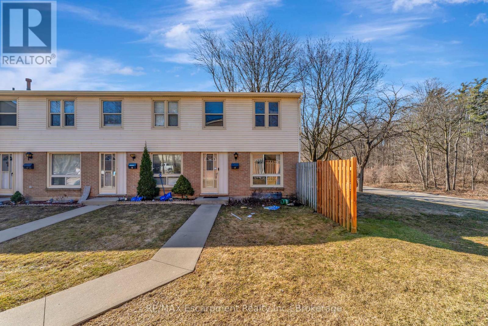Property at 15 - 165 GREEN VALLEY DRIVE image 1
