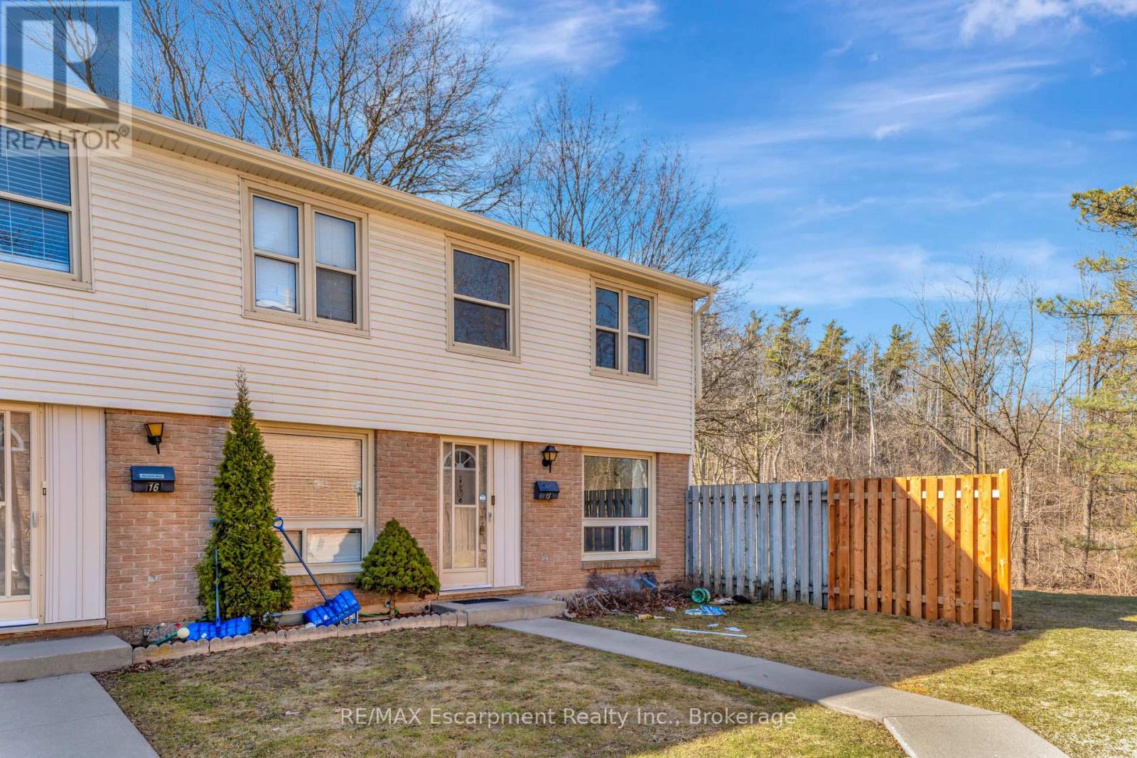 Property at 15 - 165 GREEN VALLEY DRIVE image 2