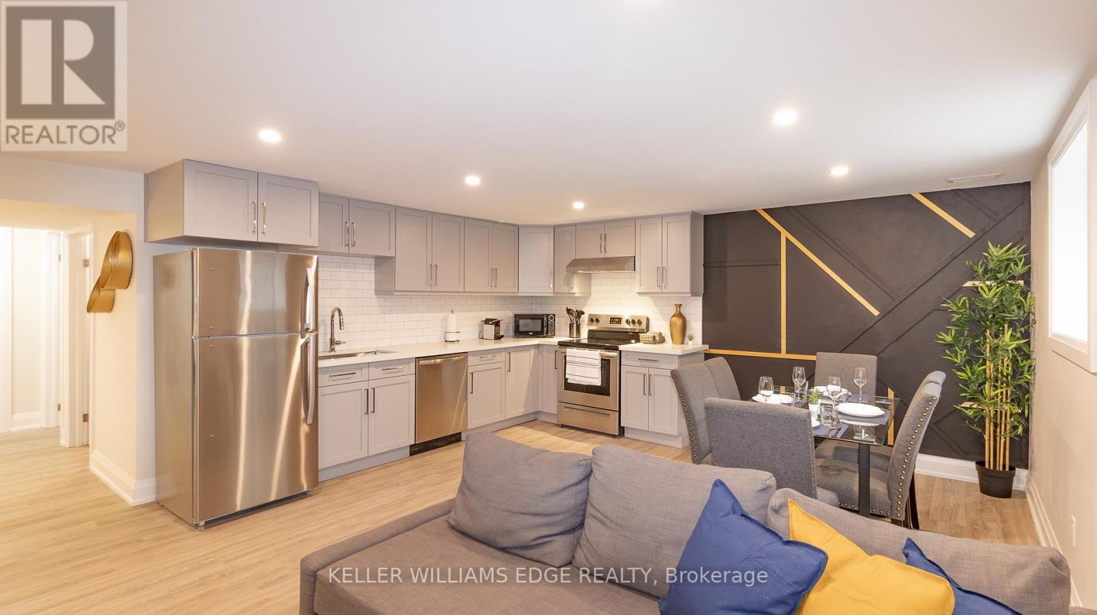 2 - 264 Hughson Street N, Hamilton, Ontario  L8L 4M5 - Photo 8 - X12125593
