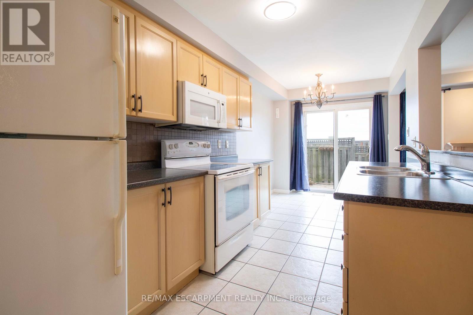 37 - 7 Southside Place, Hamilton, Ontario  L9C 7W6 - Photo 17 - X12125594