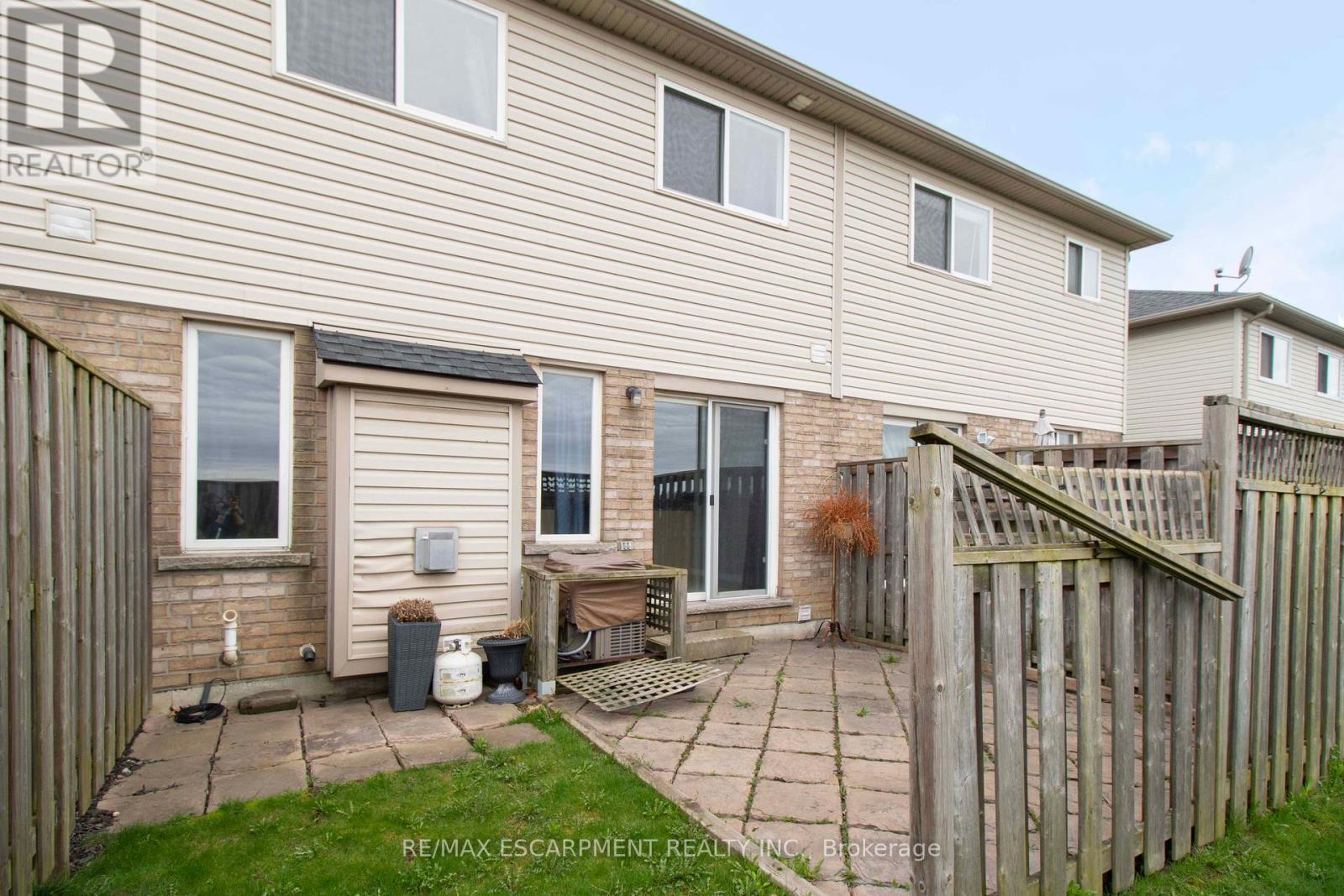 37 - 7 Southside Place, Hamilton, Ontario  L9C 7W6 - Photo 33 - X12125594