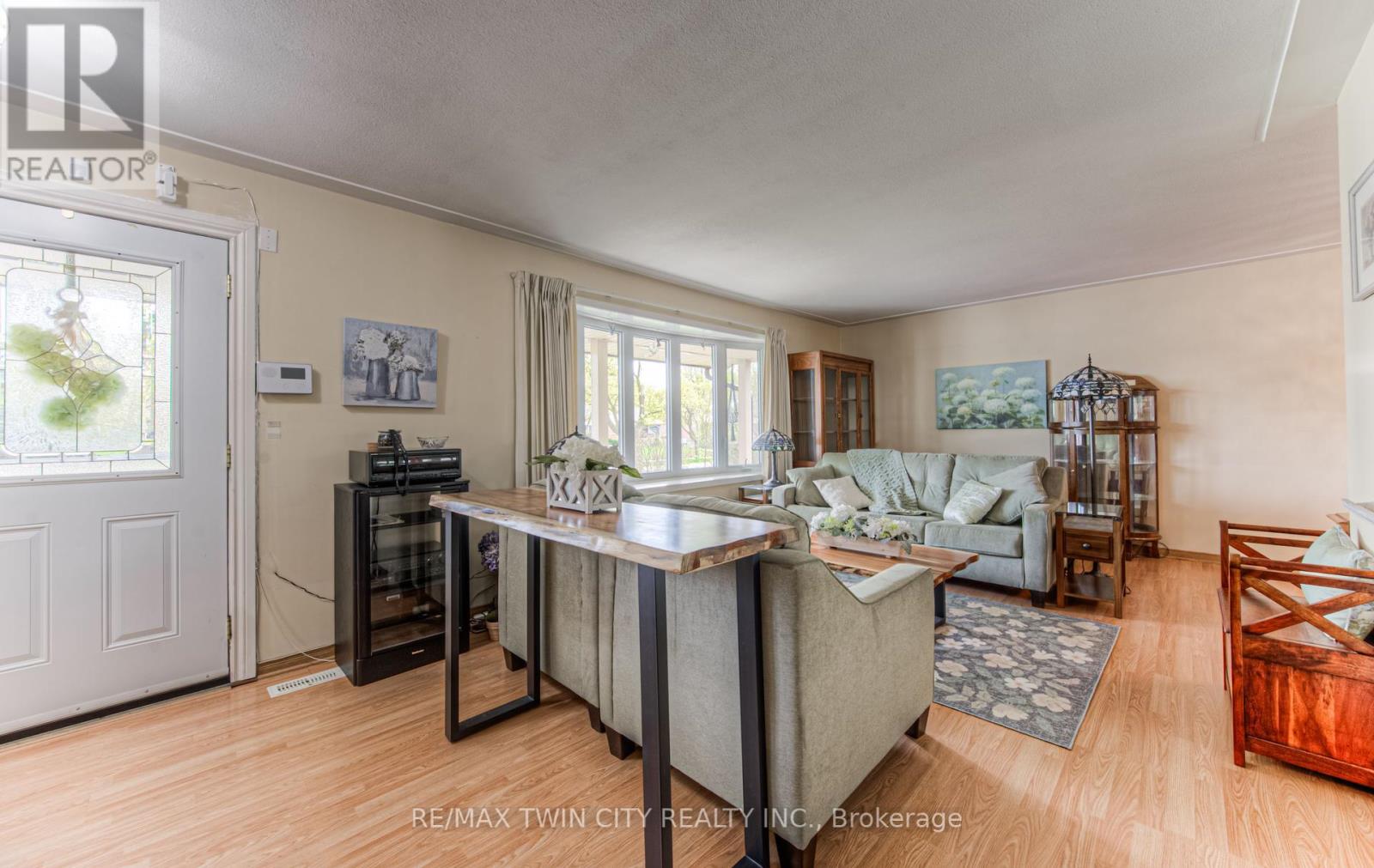 Property at 590 MANCHESTER ROAD image 3