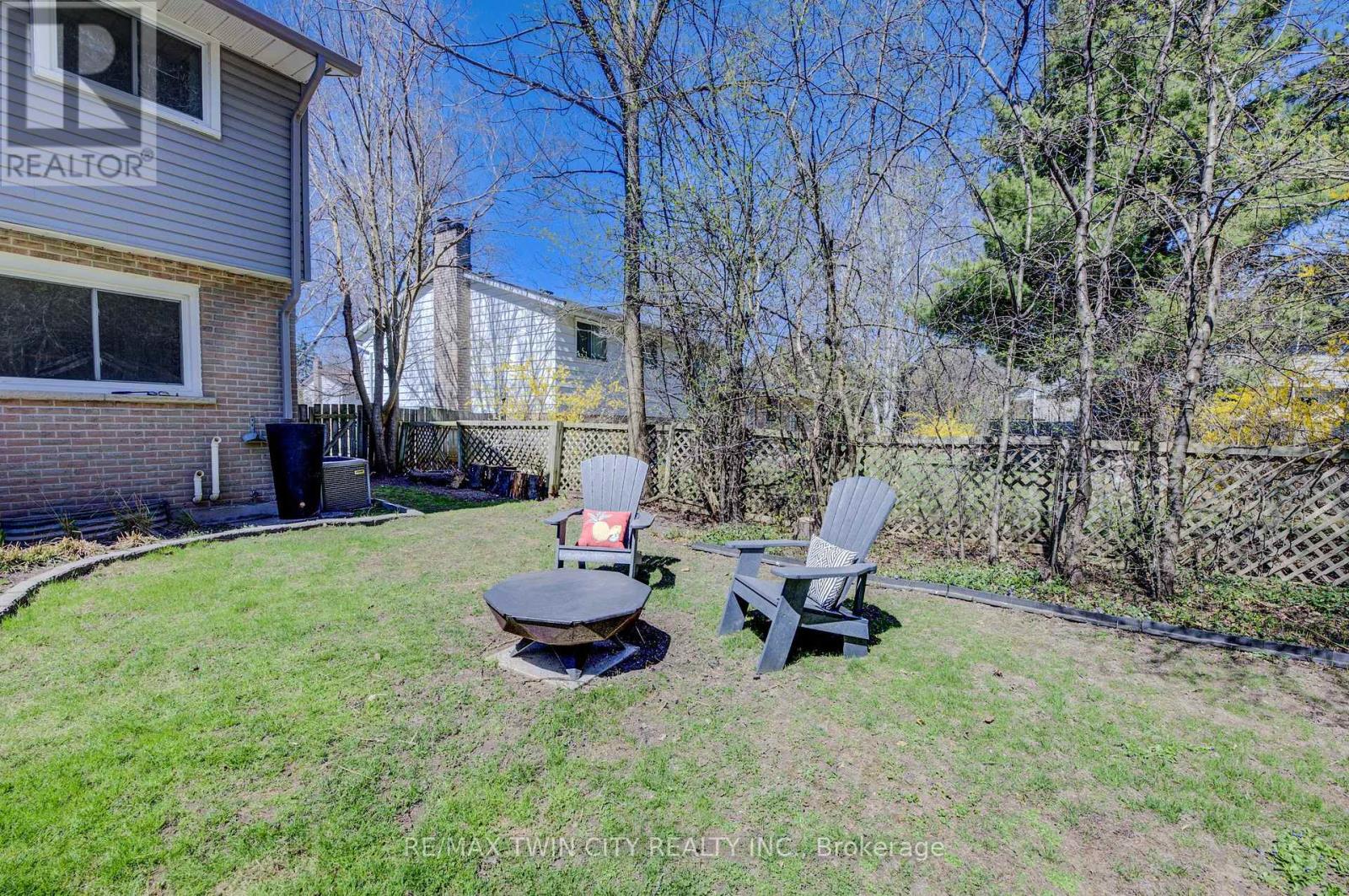 590 Manchester Road, Kitchener, Ontario  N2B 1B3 - Photo 36 - X12125606