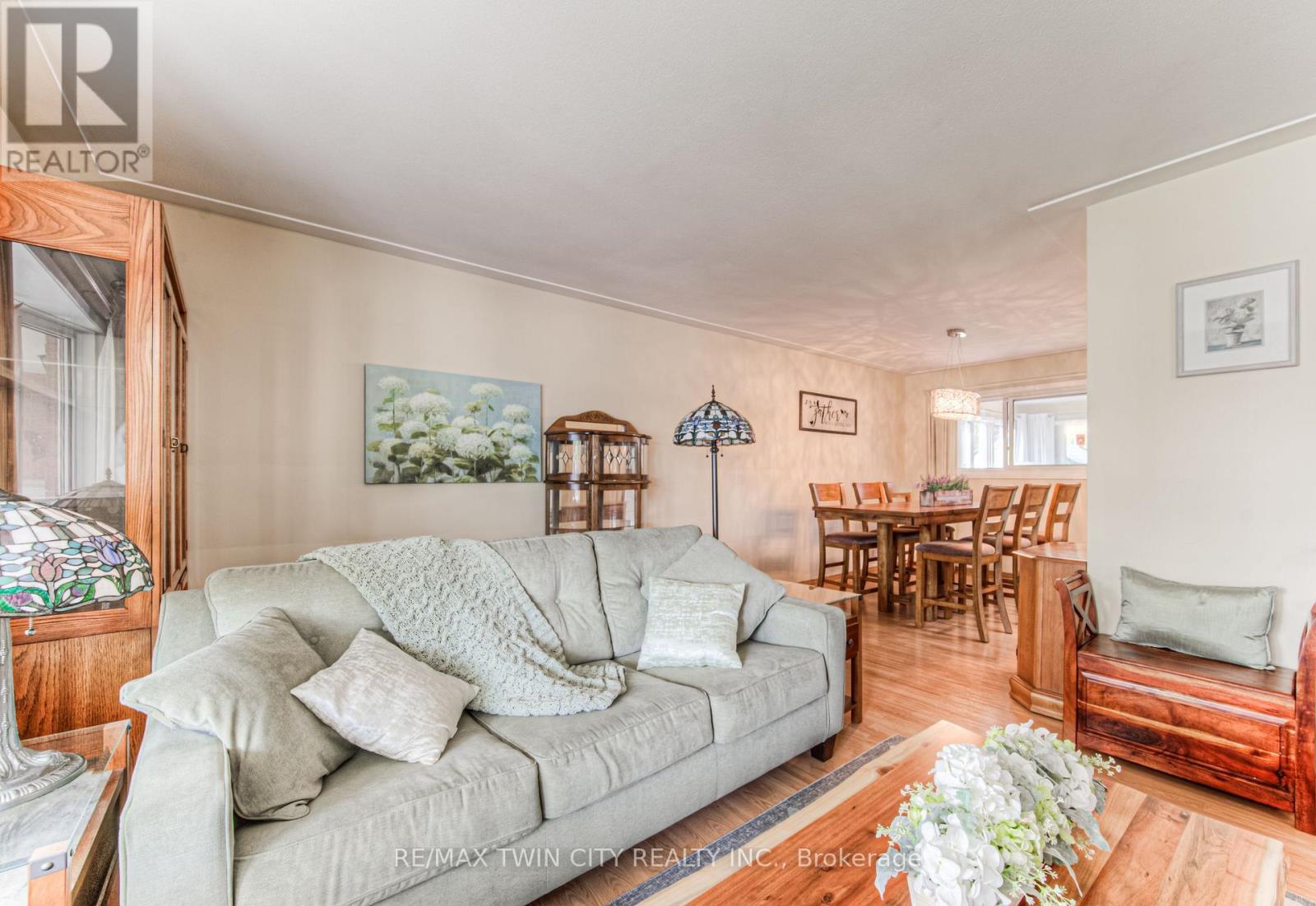 Property at 590 MANCHESTER ROAD image 4