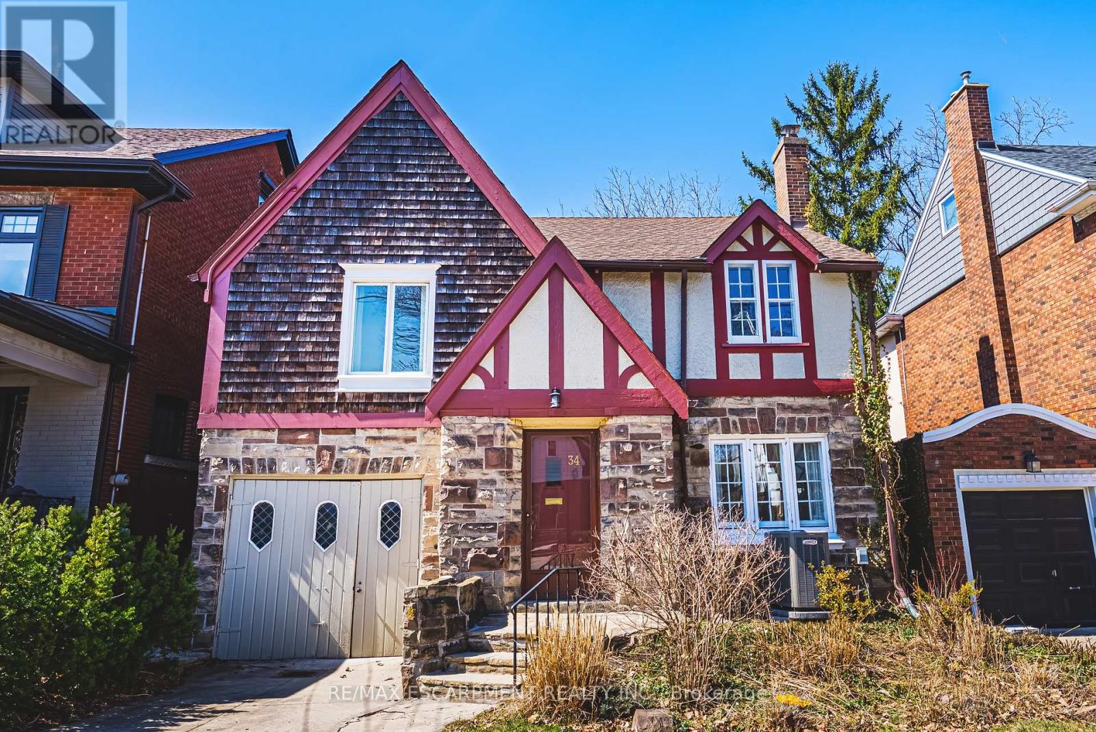 34 CHEDOKE AVENUE, Hamilton, Ontario