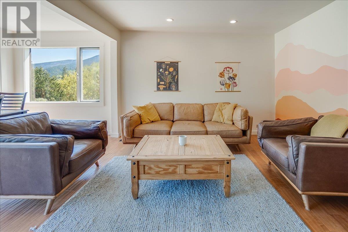 Property at 604 Wasson Street image 3