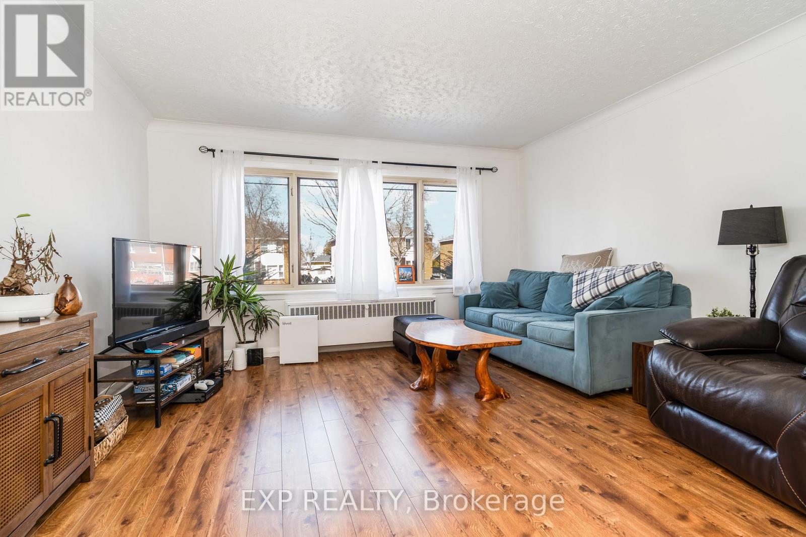 Property at 330 DONALD STREET image 3