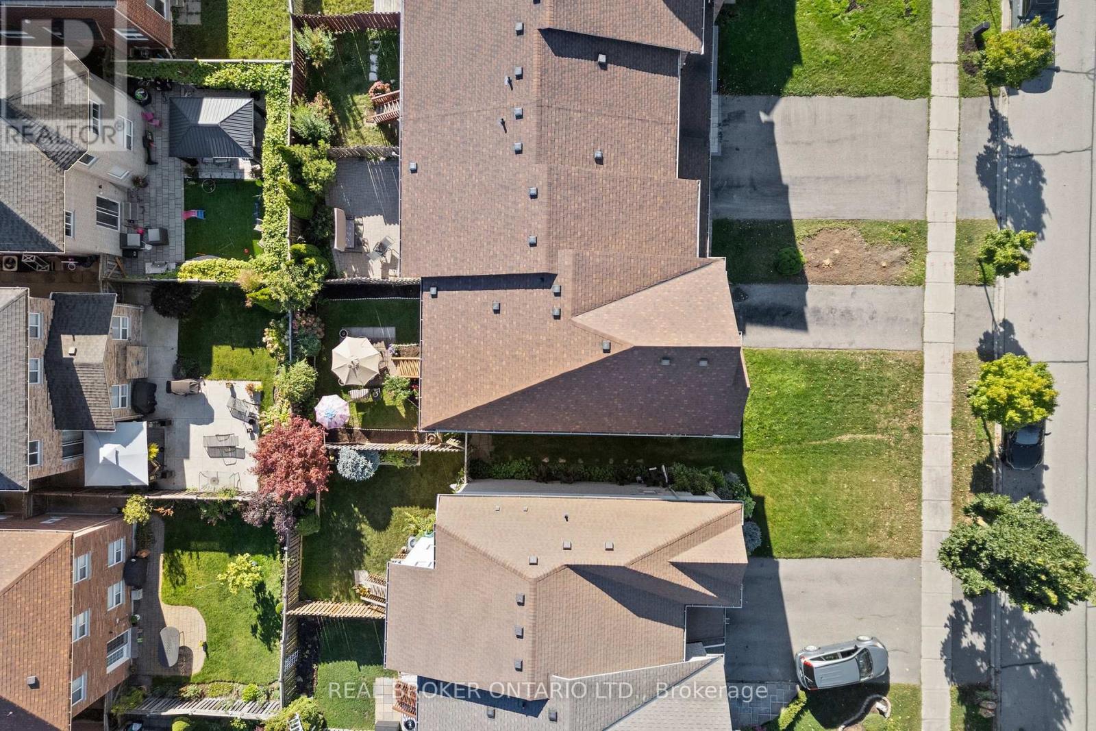 9 Bilbrough Street, Aurora, Ontario  L4G 7W3 - Photo 2 - N12112208