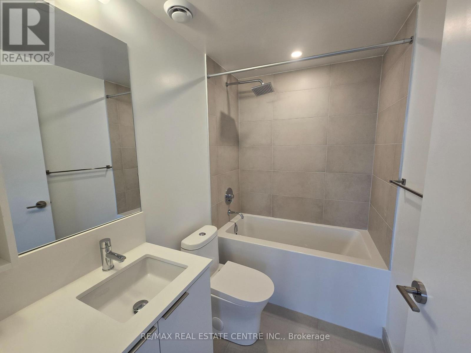 3011 - 8 Wellesley St W Street, Toronto, Ontario  M4Y 0J5 - Photo 14 - C12125678
