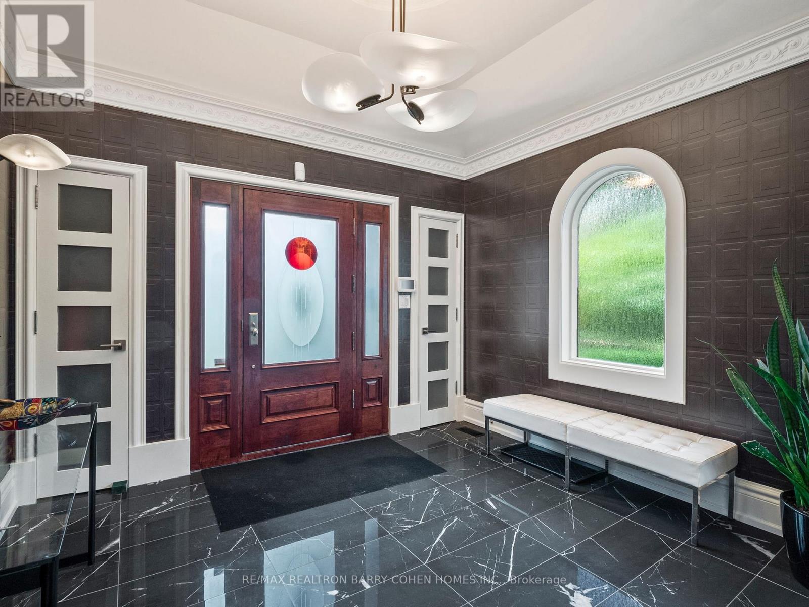 Property at 16 CLARENDON AVENUE image 2