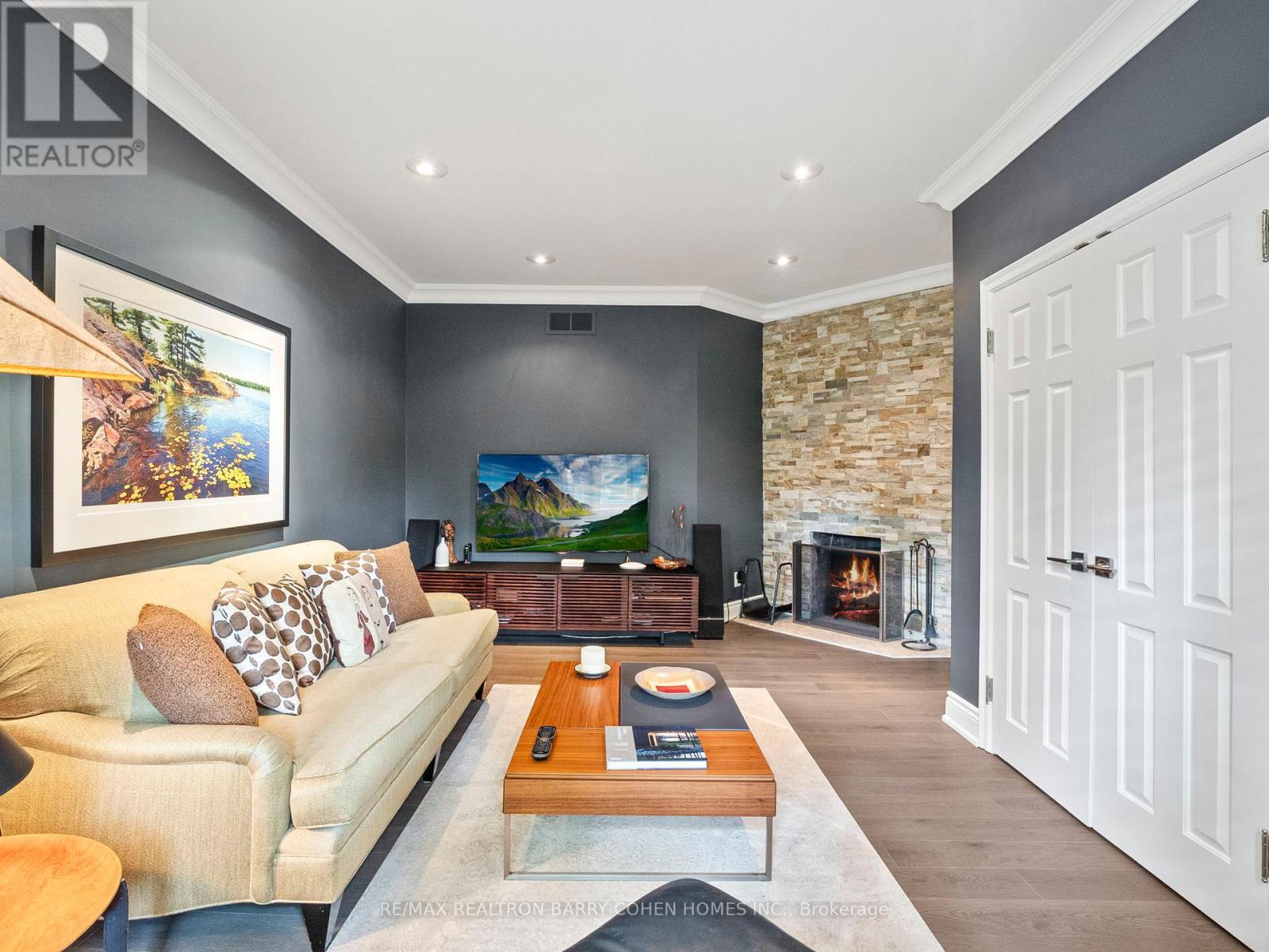 16 Clarendon Avenue, Toronto, Ontario  M4V 1H9 - Photo 23 - C12125759