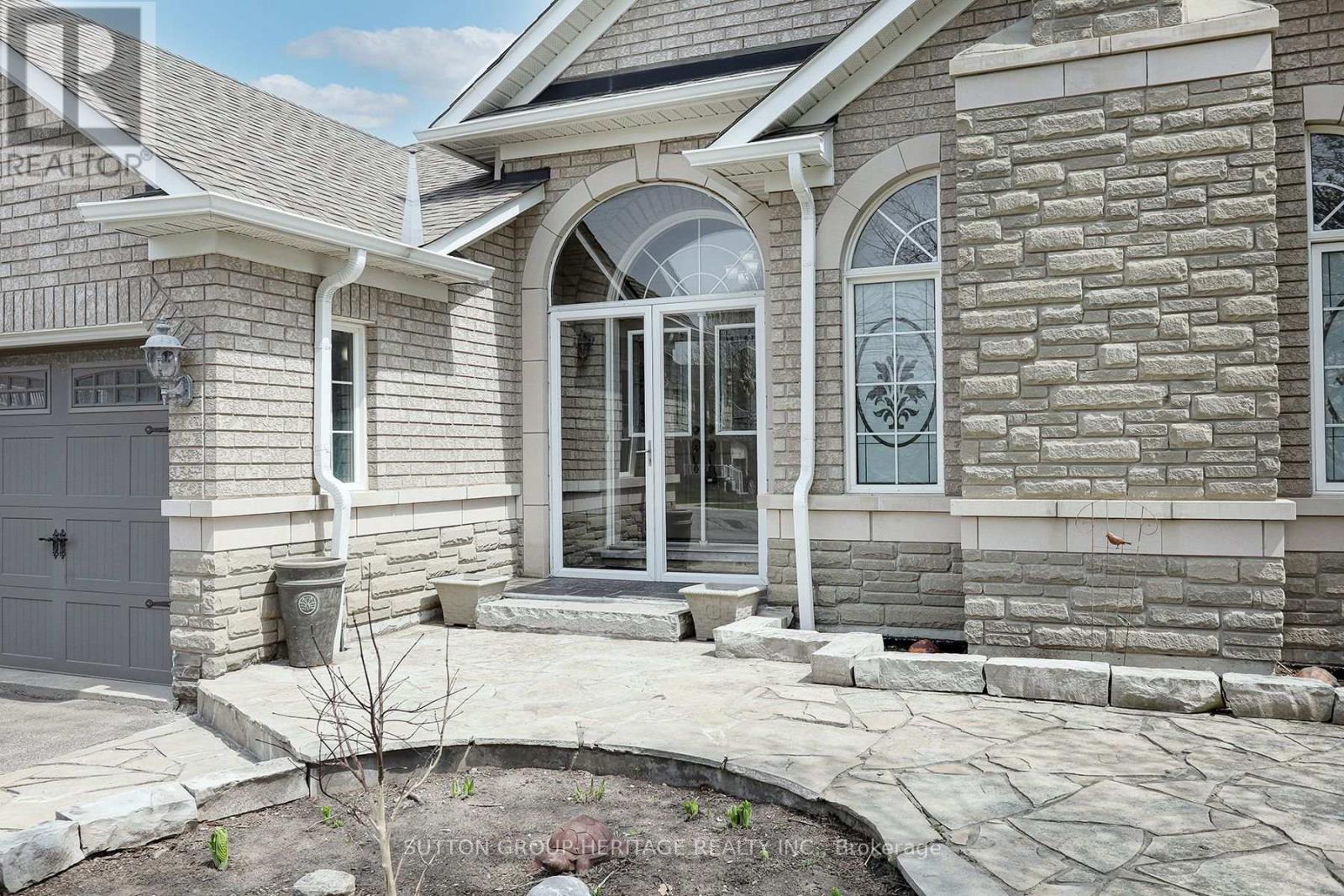 57 Kimberly Drive, Whitby, Ontario  L1M 1K5 - Photo 4 - E12125673