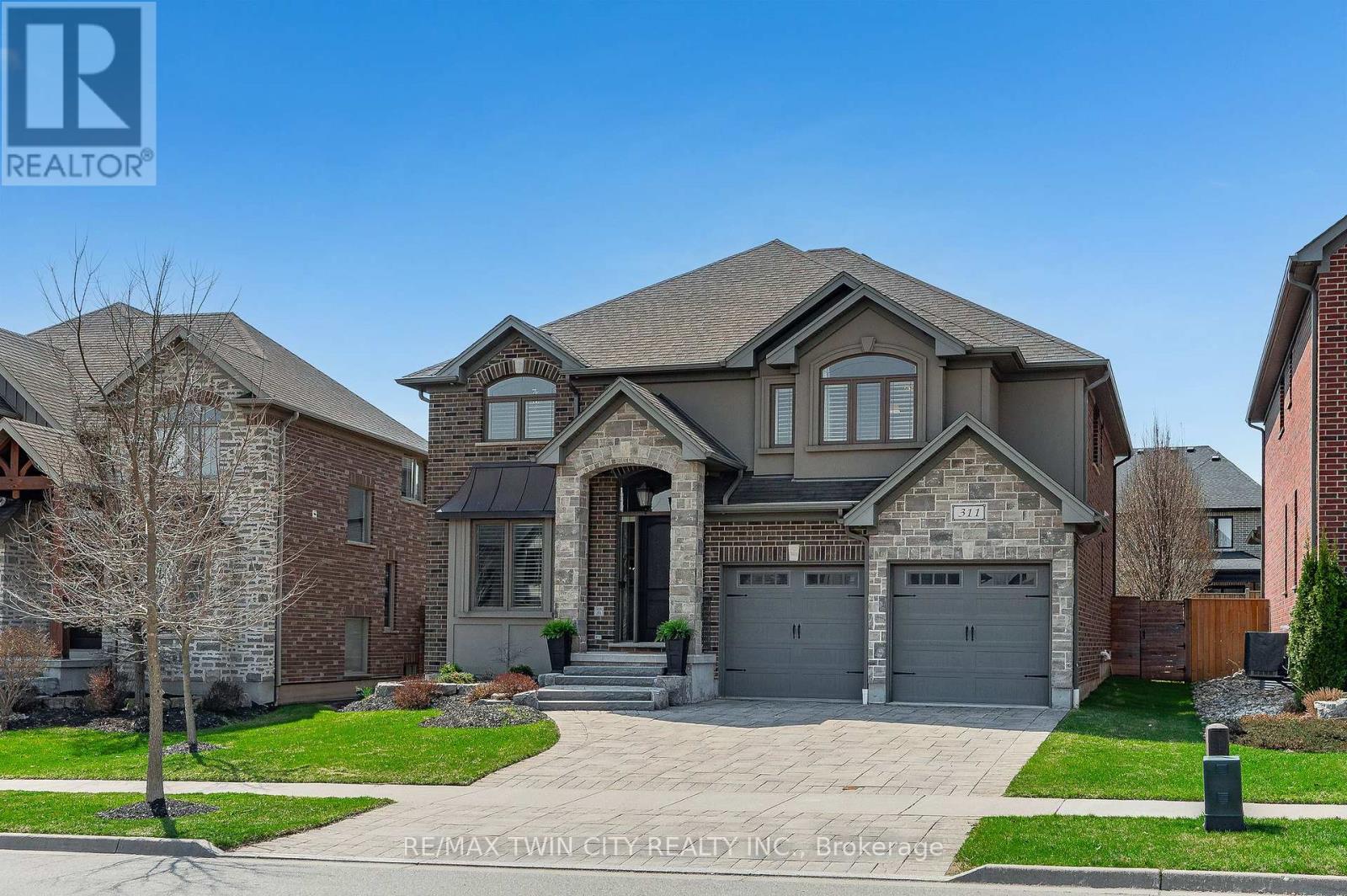 Property at 311 DEERFOOT TRAIL image 5