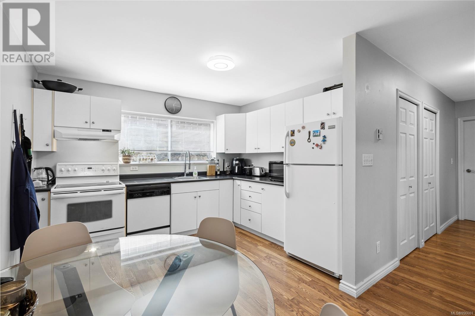 Property at 1388 Discovery Ave image 5