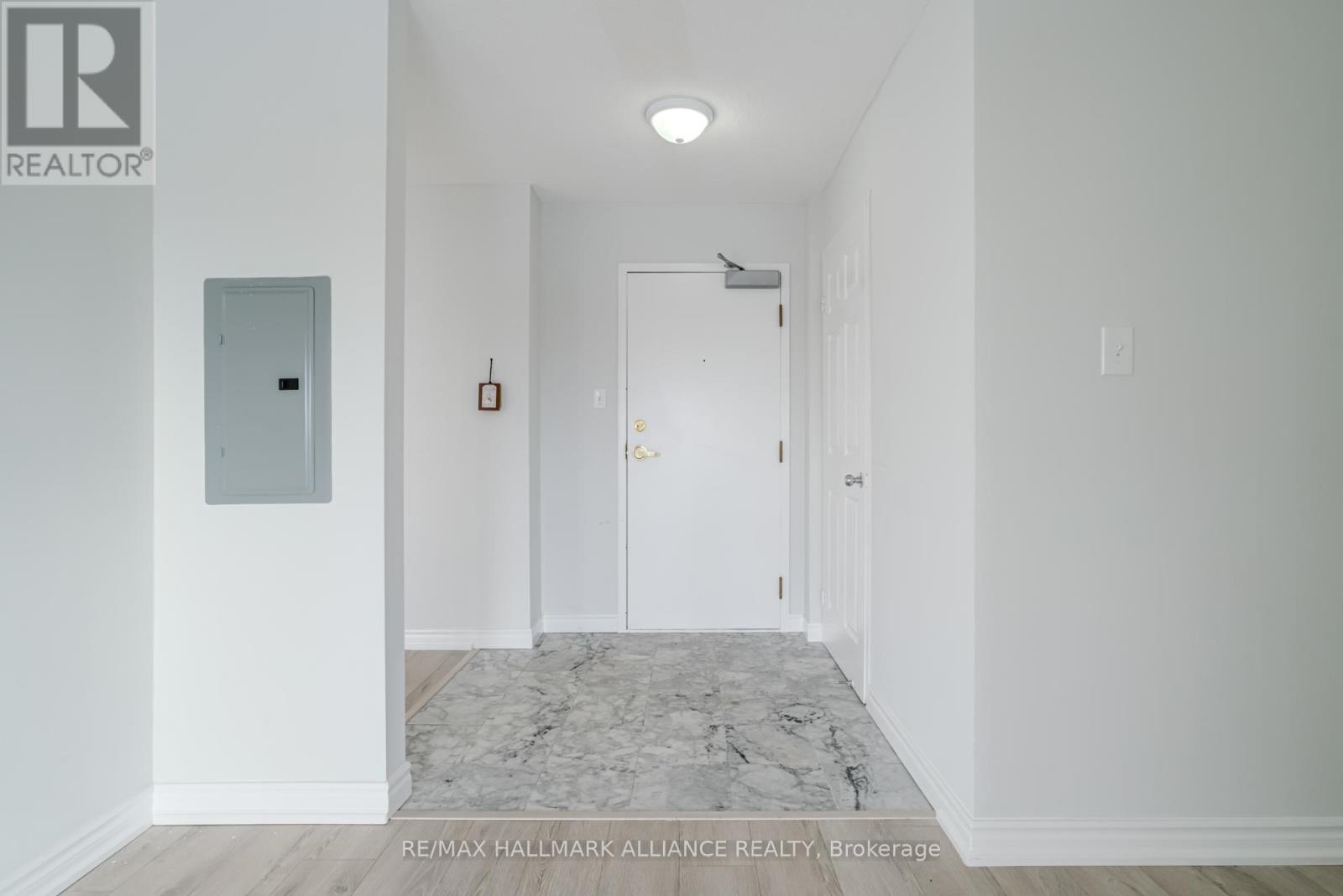 Property at 307 - 30 MALTA AVENUE image 4