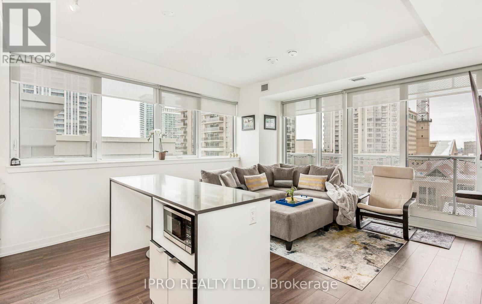 804 - 4065 Confederation Parkway, Mississauga, Ontario  L5B 0L4 - Photo 14 - W12125714