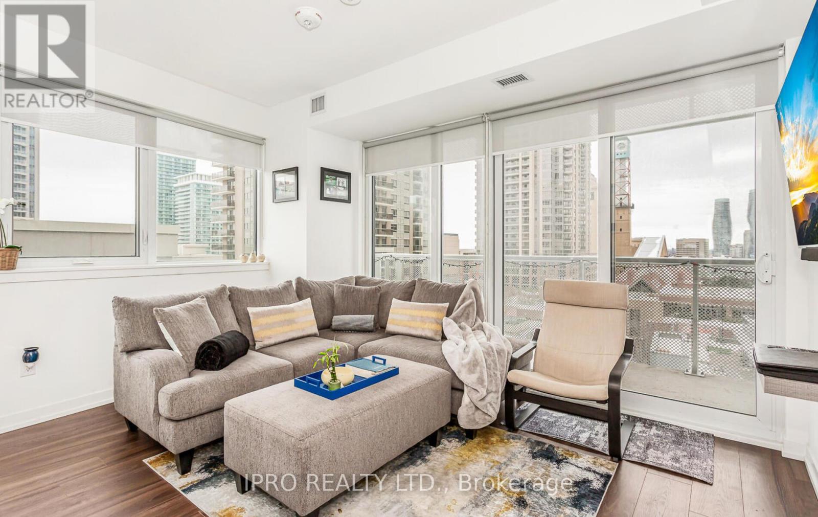 804 - 4065 Confederation Parkway, Mississauga, Ontario  L5B 0L4 - Photo 15 - W12125714