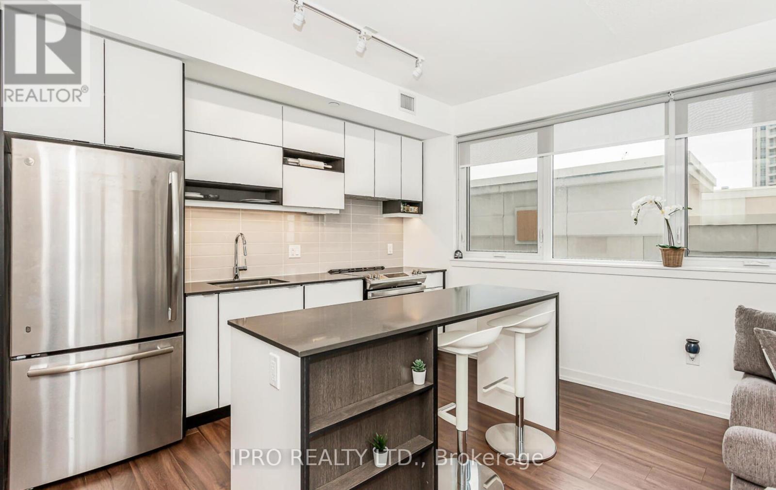 804 - 4065 Confederation Parkway, Mississauga, Ontario  L5B 0L4 - Photo 21 - W12125714
