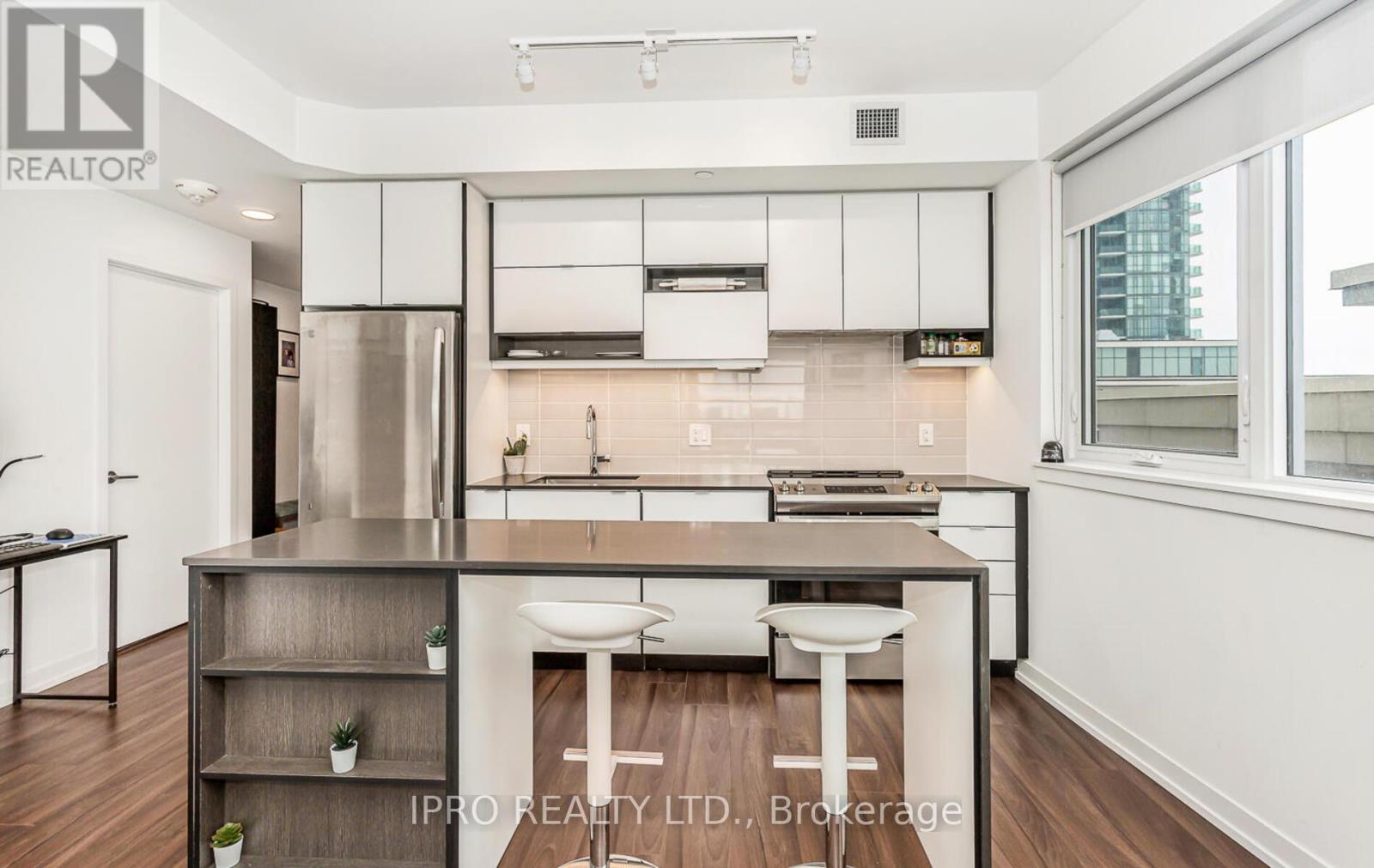 804 - 4065 Confederation Parkway, Mississauga, Ontario  L5B 0L4 - Photo 27 - W12125714