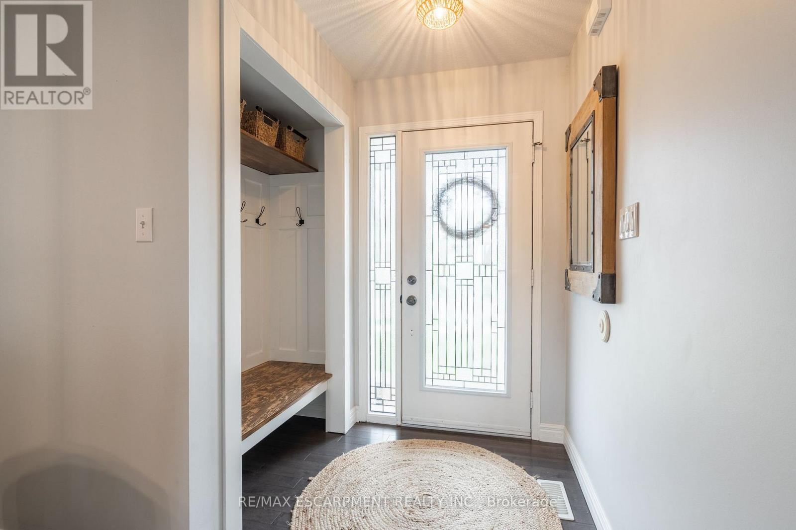 Property at 141 VOYAGER PASS image 4