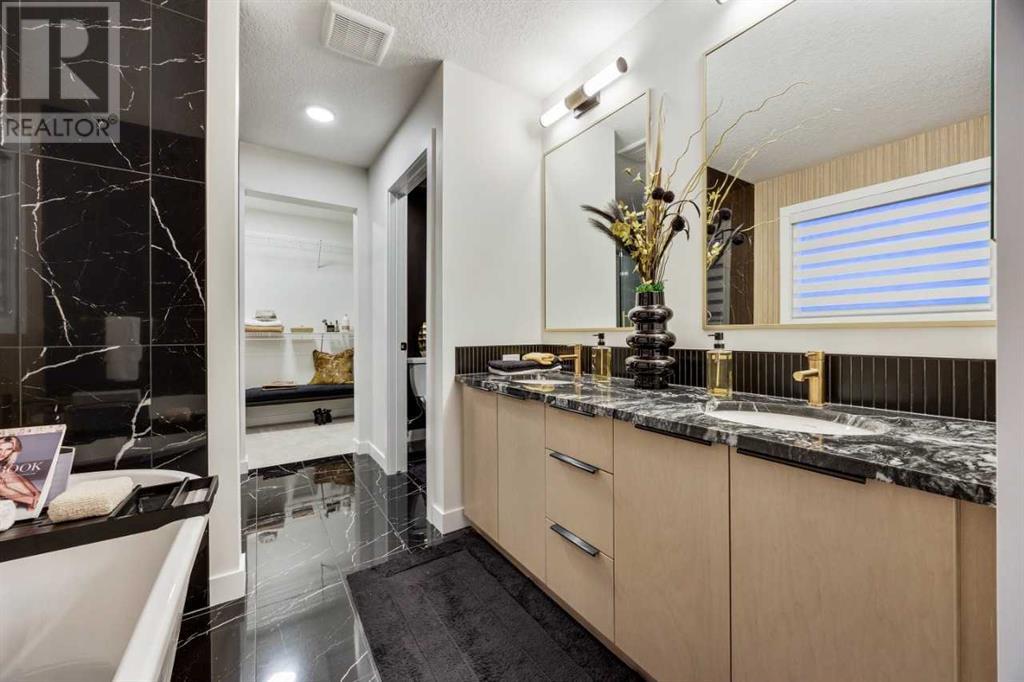 54 Versant Rise Sw, Calgary, Alberta  T2Y 0Z2 - Photo 18 - A2213789