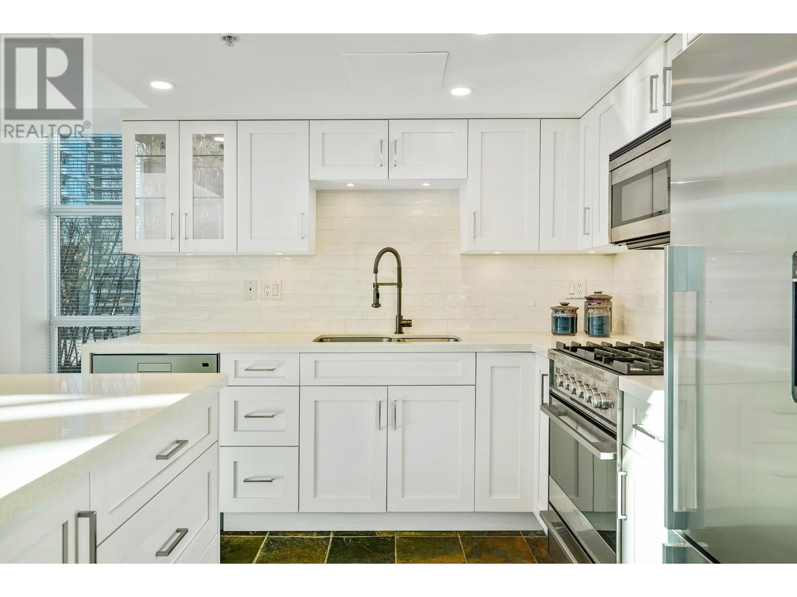 Th1 168 E Esplanade Avenue, North Vancouver, British Columbia  V7L 4X8 - Photo 10 - R2998037