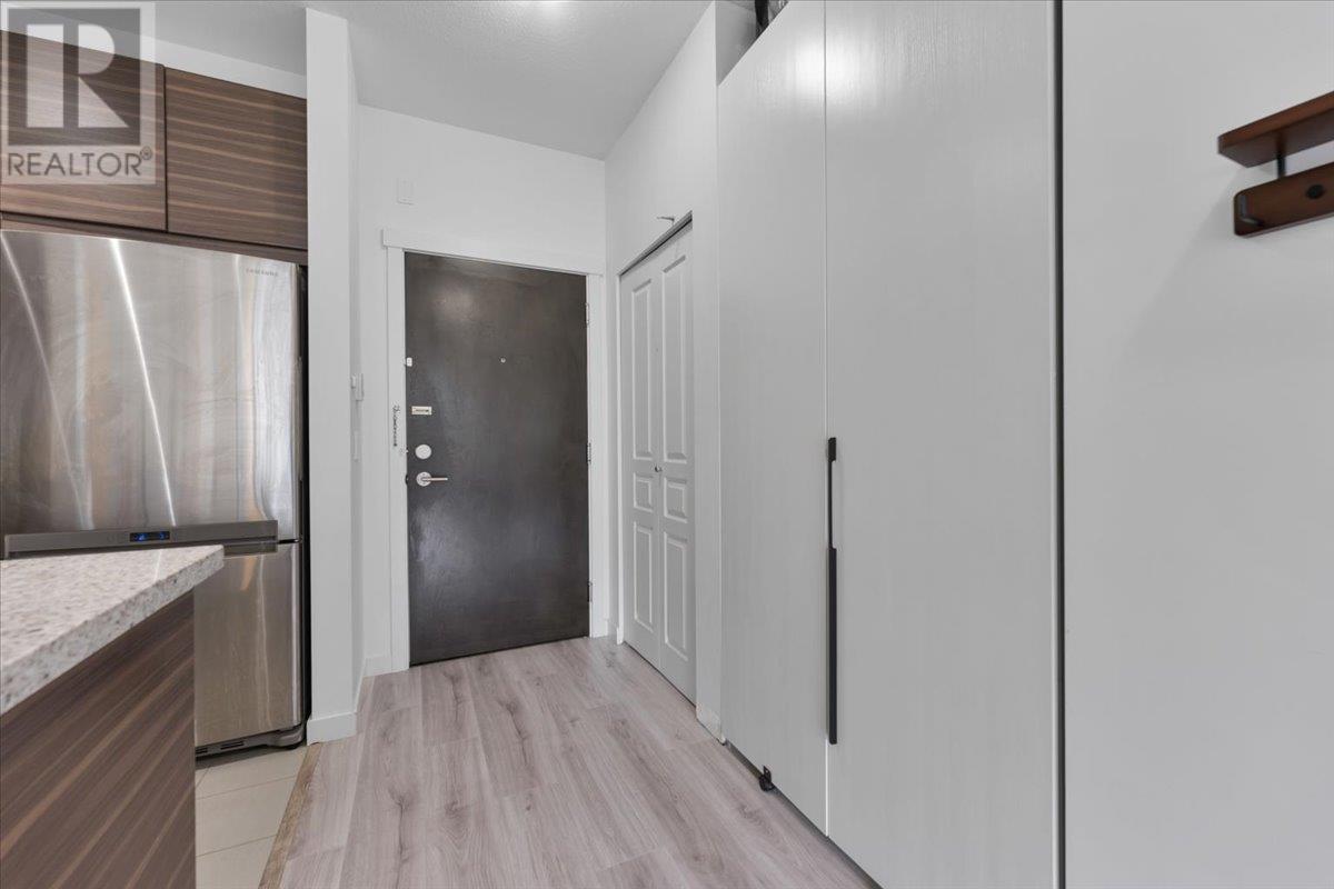 246 9388 Mckim Way, Richmond, British Columbia  V6X 0J7 - Photo 5 - R2998133