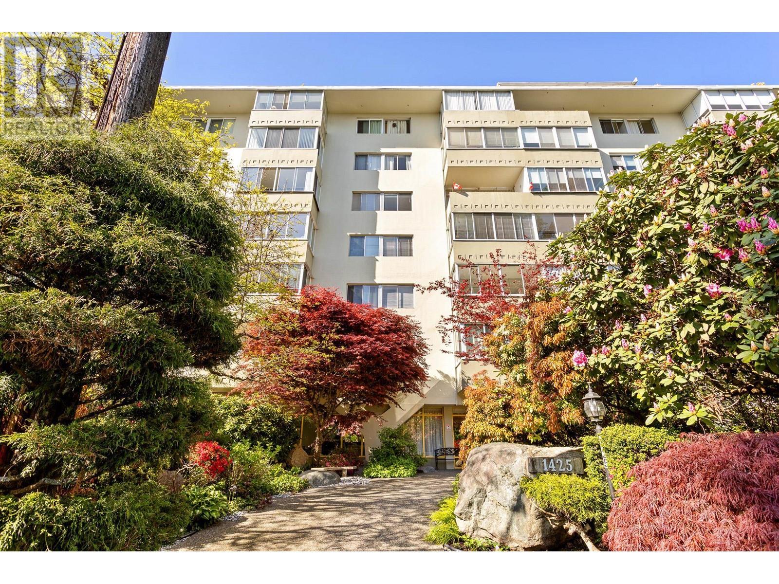 402 1425 Esquimalt Avenue, West Vancouver, British Columbia  V7T 1L1 - Photo 2 - R2998173
