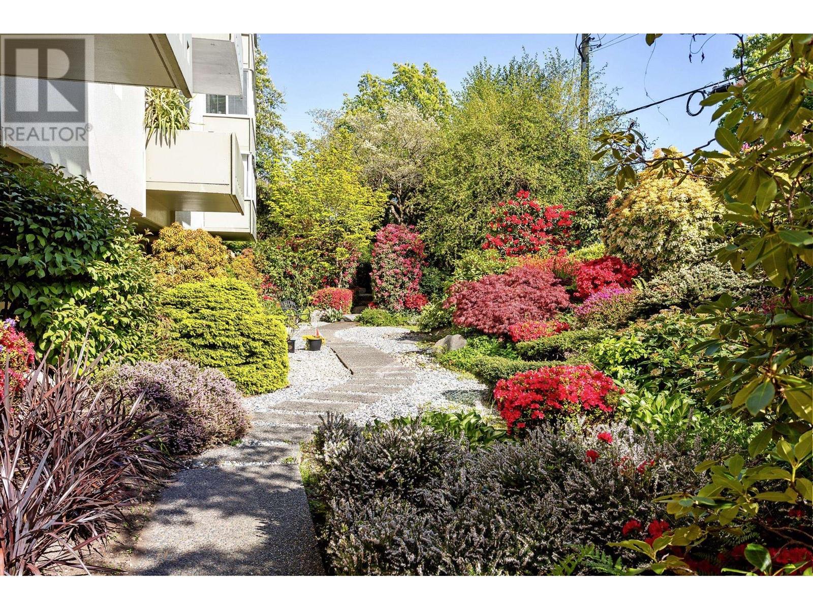 402 1425 Esquimalt Avenue, West Vancouver, British Columbia  V7T 1L1 - Photo 3 - R2998173