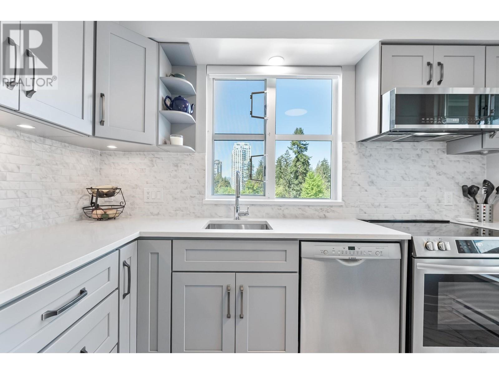 601 3071 Glen Drive, Coquitlam, British Columbia  V3B 7R1 - Photo 13 - R2998183