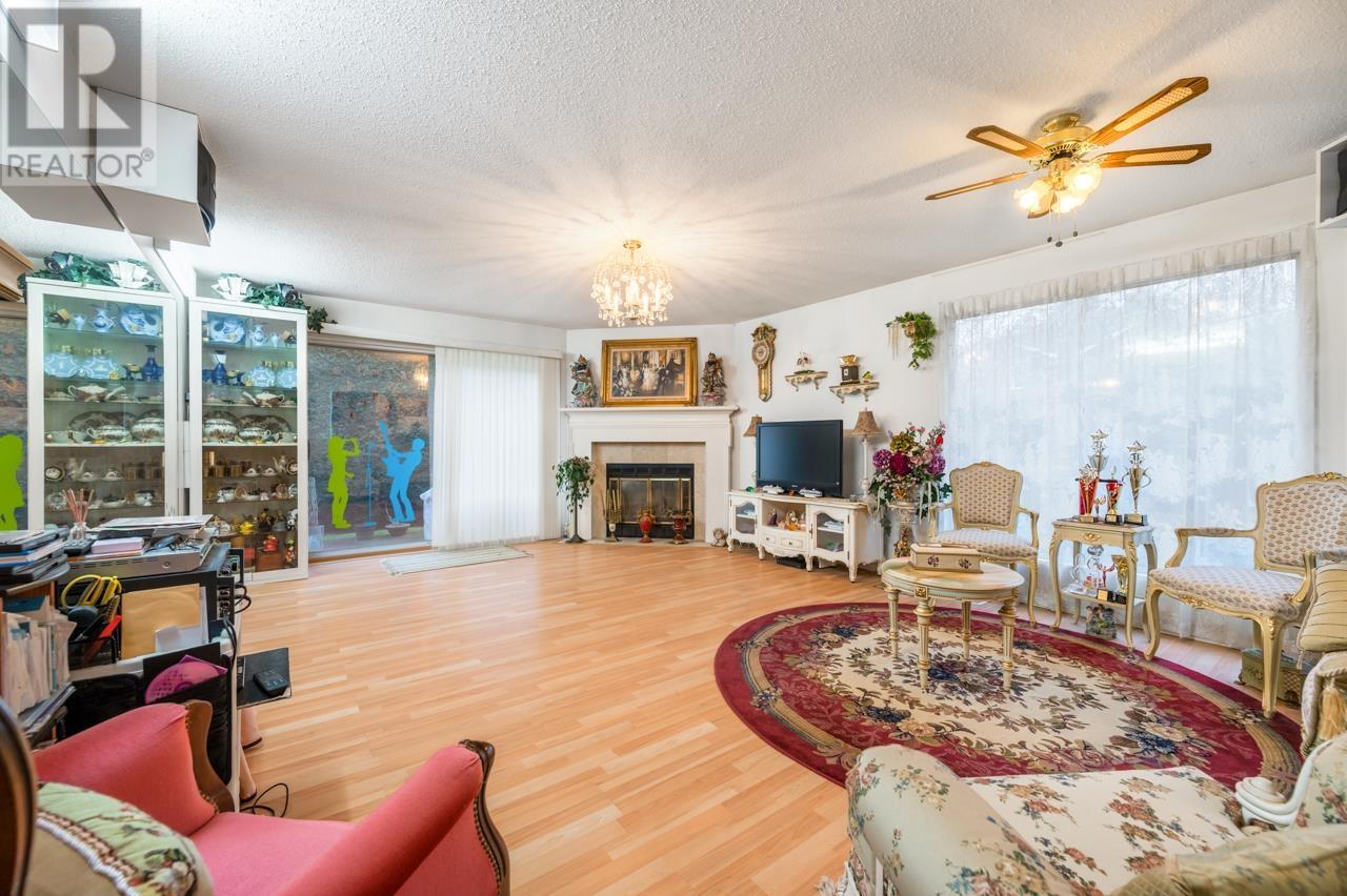 Property at 1 8540 BLUNDELL ROAD image 3