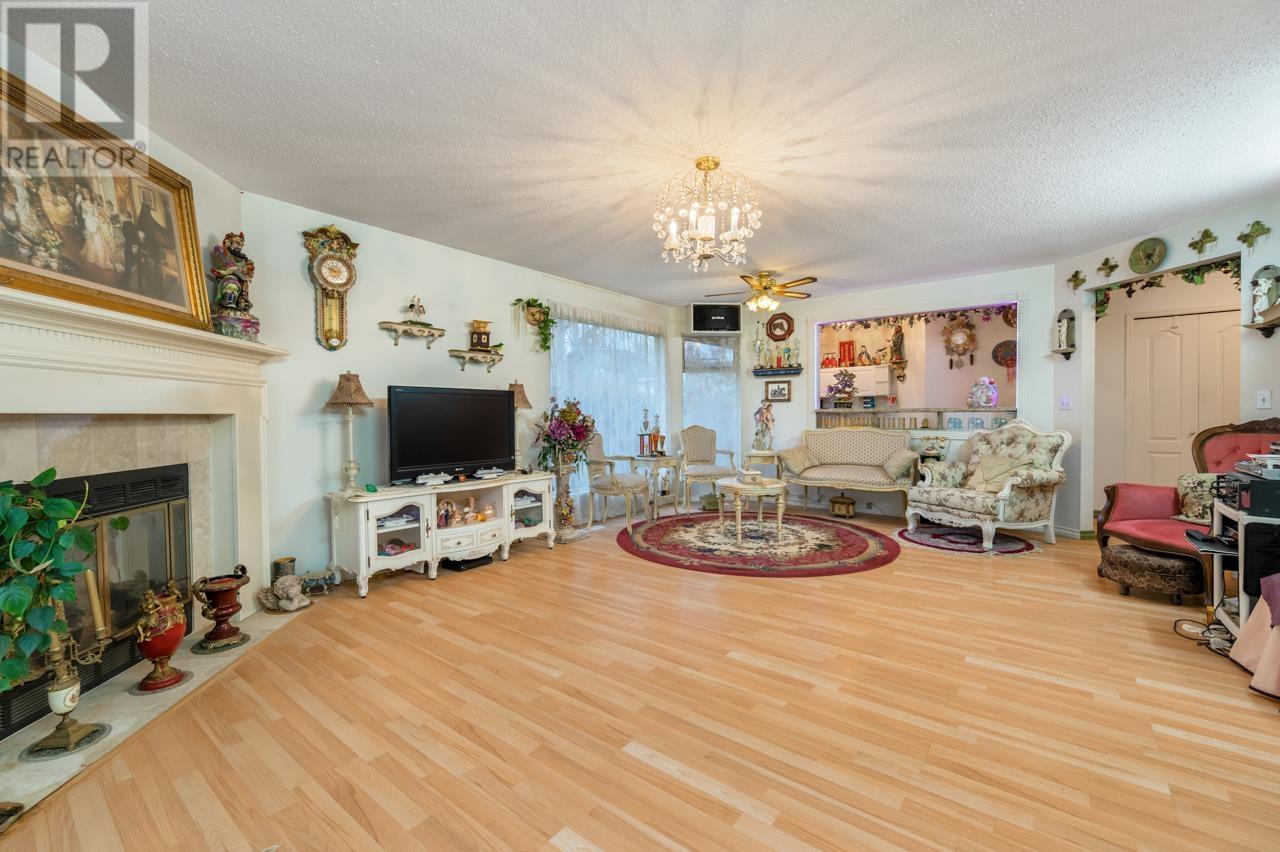 Property at 1 8540 BLUNDELL ROAD image 5