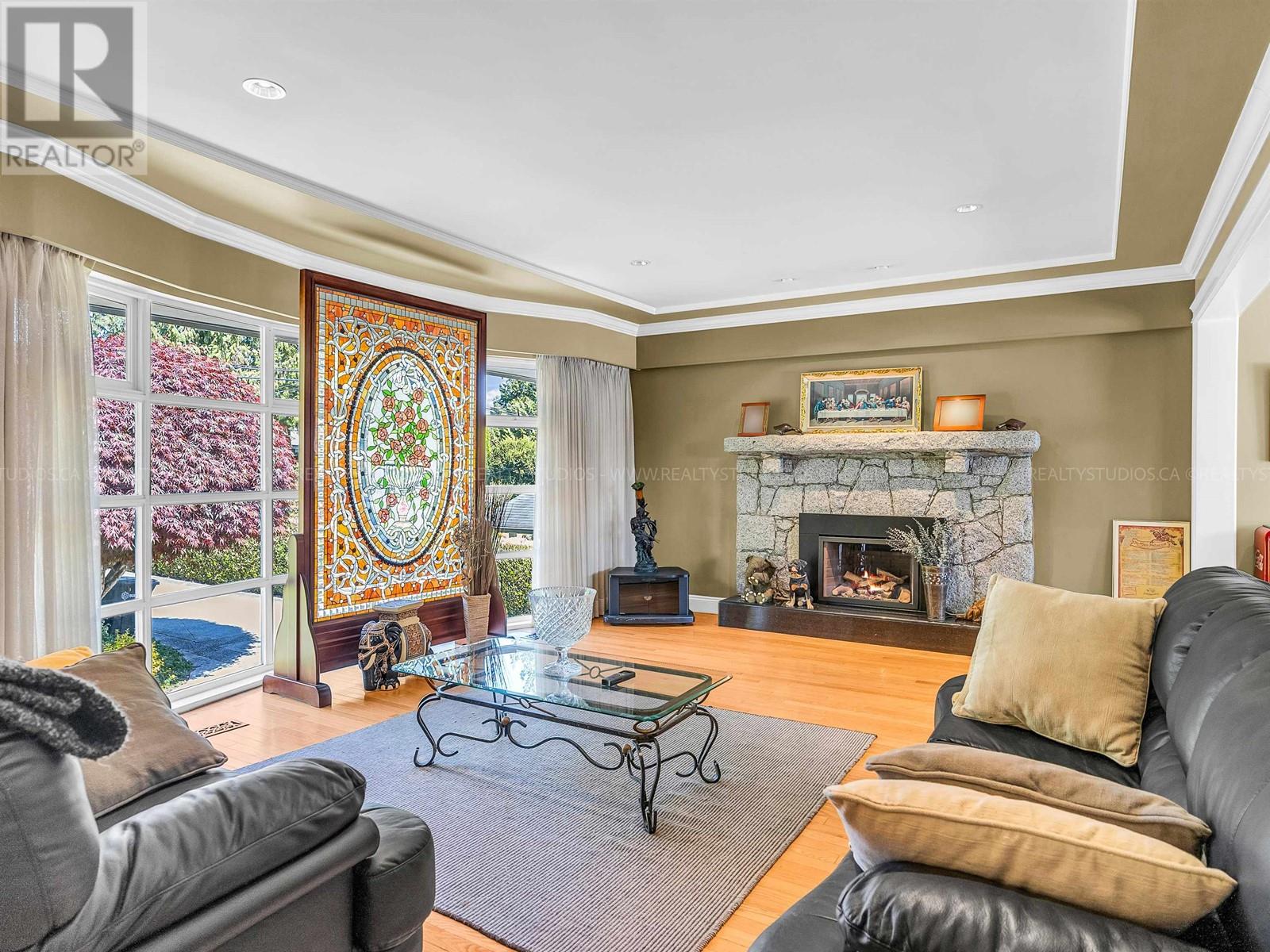 Property at 8136 GOVERNMENT ROAD image 2