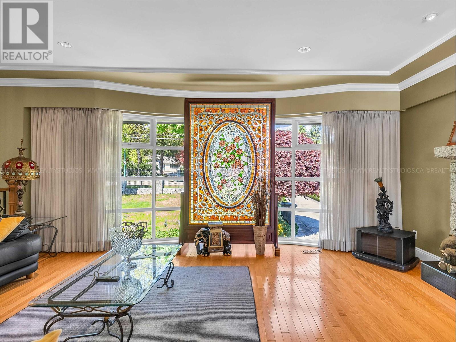 Property at 8136 GOVERNMENT ROAD image 3