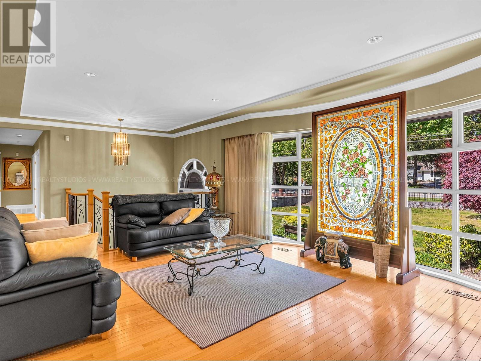 Property at 8136 GOVERNMENT ROAD image 4