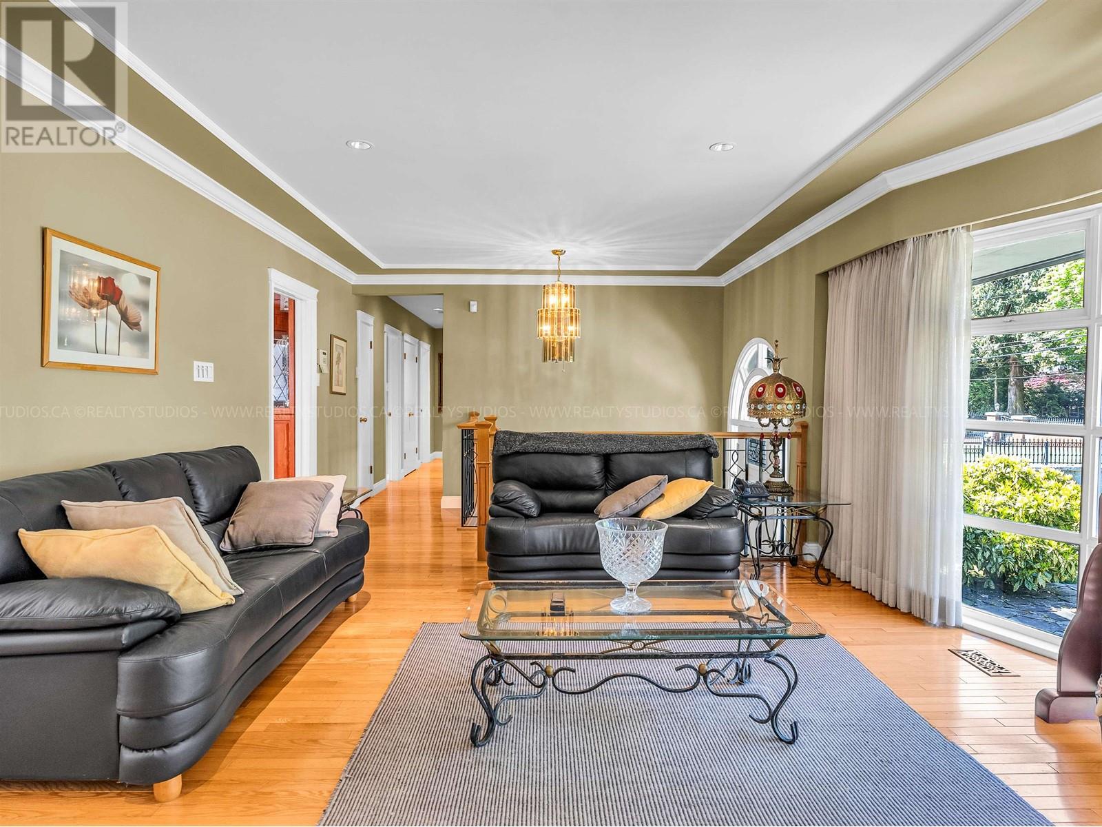 Property at 8136 GOVERNMENT ROAD image 5