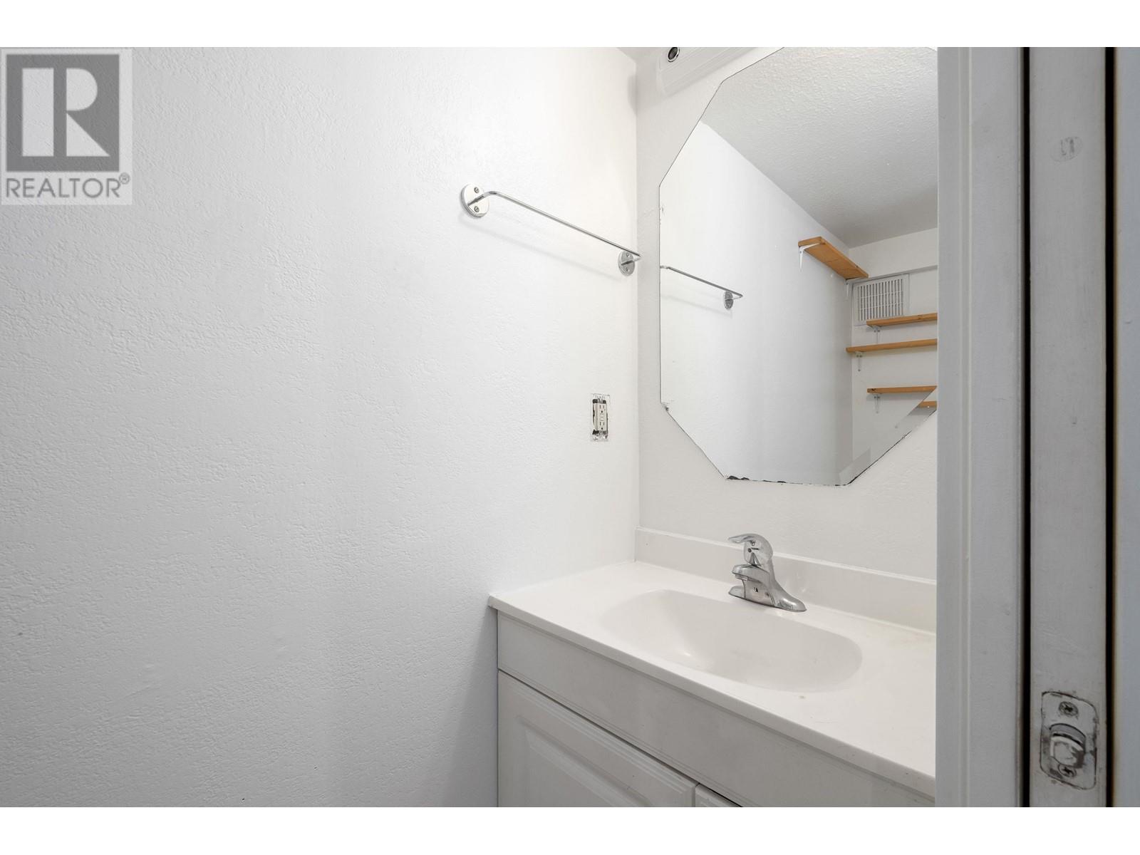 538 Union Street, Vancouver, British Columbia  V6A 2B8 - Photo 15 - R2998095