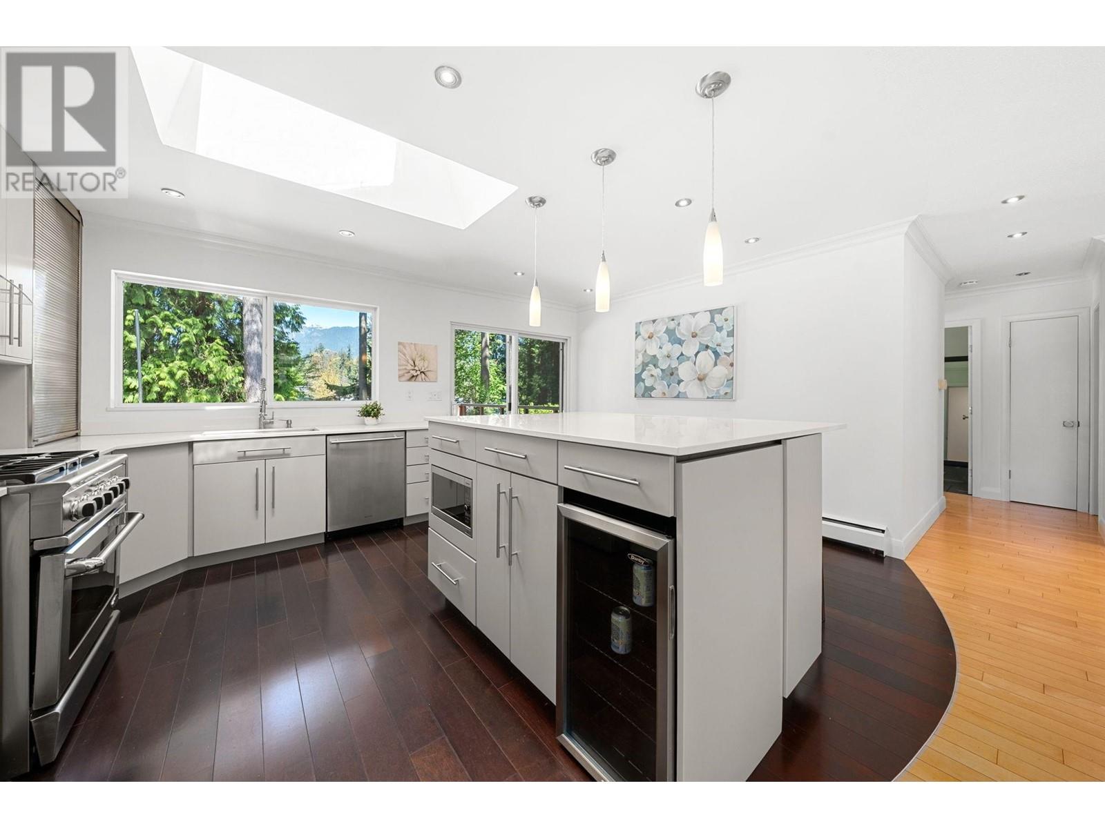 1264 W 21st Street, North Vancouver, British Columbia  V7P 2C9 - Photo 8 - R2998152