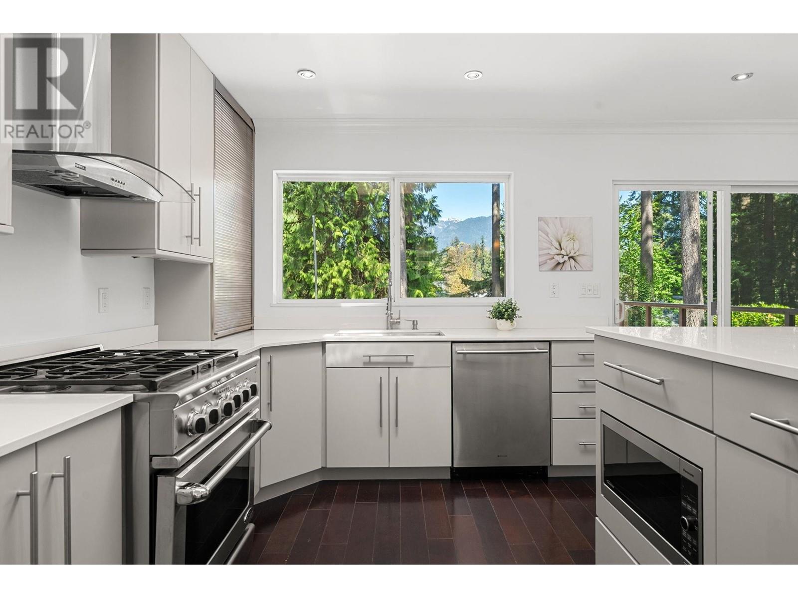 1264 W 21st Street, North Vancouver, British Columbia  V7P 2C9 - Photo 9 - R2998152
